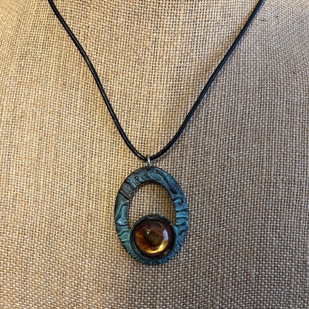 NWT Elegant Blue and Brown Pendant Necklace and Earring Set